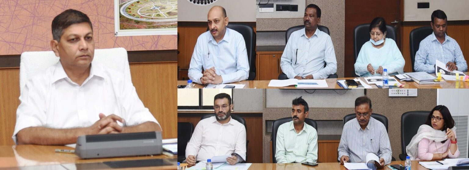 प्रत्येक पंजीकृत श्रमिक को श्रम विभाग की योजनाओं की जानकारी दी जाए: मुख्य सचिव  मुख्य सचिव ने श्रम, आदिम जाति तथा अनुसूचित जाति विकास और सामान्य प्रशासन विभाग के कार्यों की समीक्षा की