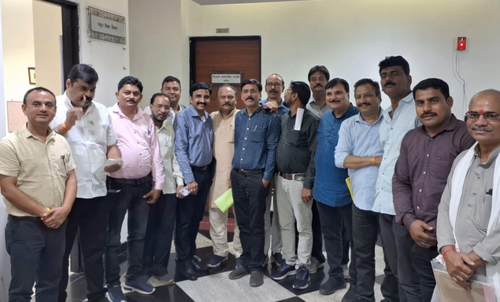 DA की लड़ाई एक मंच और एक तिथि पर हो तथा पुरानी सेवा गणना जैसे मुद्दों पर मिलेगा साथ, तभी शिक्षक LB संवर्ग होगा आंदोलन में शामिल – शिक्षक संघर्ष मोर्चा