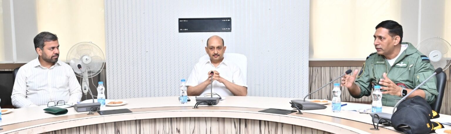 राज्योत्सव पर वायु सेना का होगा शौर्य प्रदर्शन अपर मुख्य सचिव श्री सुब्रत साहू ने ली अधिकारियों की बैठक।