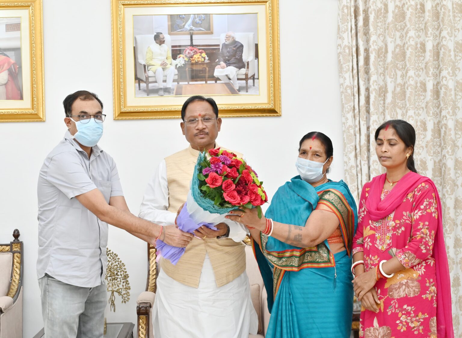 मुख्यमंत्री विशेष स्वास्थ्य सहायता योजना बन रही लोगों के लिए संजीवनी शासकीय मदद से गणेशराम का किडनी प्रत्यारोपण सफल, मुख्यमंत्री से मिल कर परिवार ने जताया आभार।