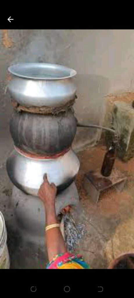 गरियाबंद – ग्राम फुलझर में अवैध महुआ शराब बिक्री पर रोक लगाने की मांग…