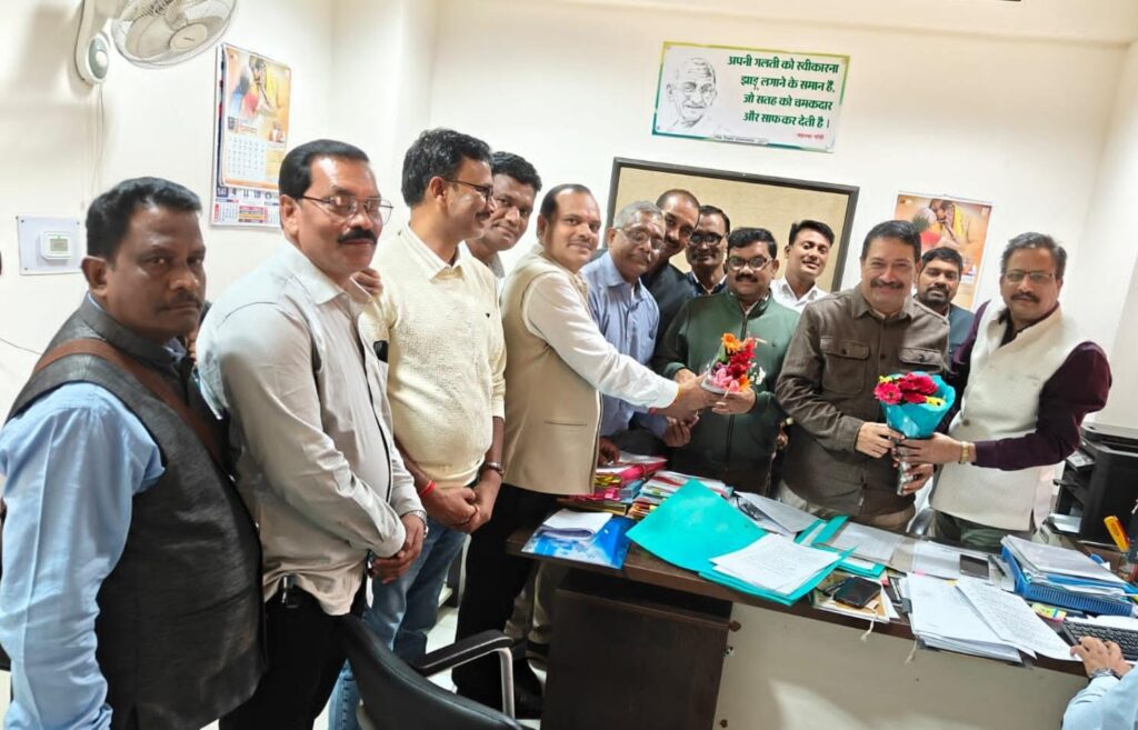 प्राचार्य, व्याख्याता व प्रधान पाठक पदोन्नति हेतु बन रहा है कार्ययोजना टीईटी अनिवार्यता के निर्णय के विरुद्ध सुप्रीम कोर्ट में हस्तक्षेप/पुनर्विचार याचिका दायर किया जावे पेंशन एवं क्रमोन्नति संबंधी लंबित मांगो का शीघ्र निराकरण हो।