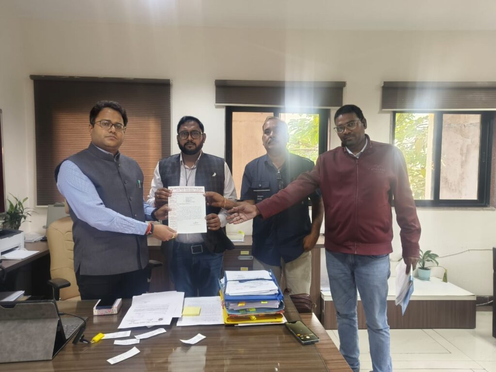 शिक्षकों की लंबित समस्याओं के समाधान के लिए डीपीआई से मिले प्रदेश अध्यक्ष रविंद्र राठौर