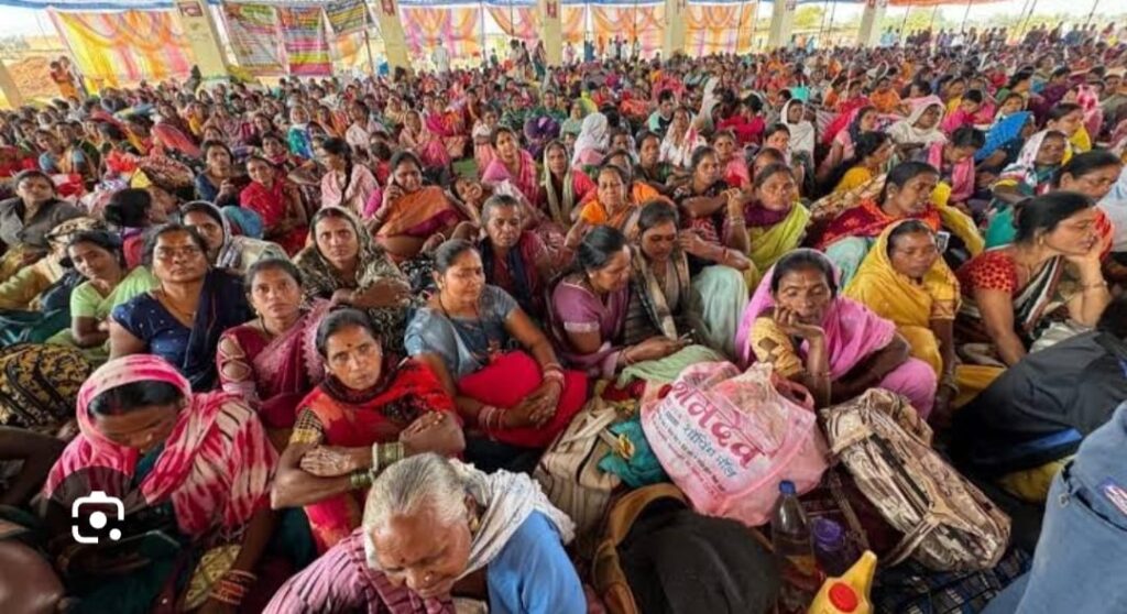 मध्याह्न भोजन रसोईया संघ की हड़ताल पर सहानुभूति पूर्वक विचार कर मांगे पूरी करें सरकार …… शिक्षक साझा मंच से संबंधित अनेक संगठन उतरे रसोईया संघ की मांगों के समर्थन में …..