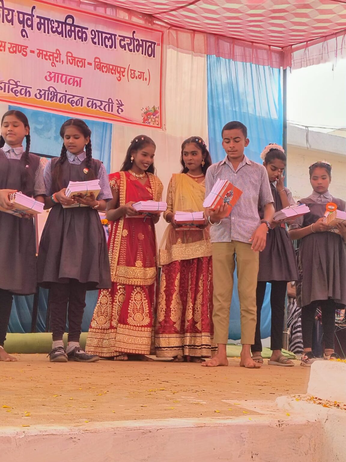 दर्राभाठा स्कूल मे धूमधाम से मना गणतंत्र दिवस, बच्चों का रंगारंग कार्यक्रम रहा आकर्षण का केंद्र*