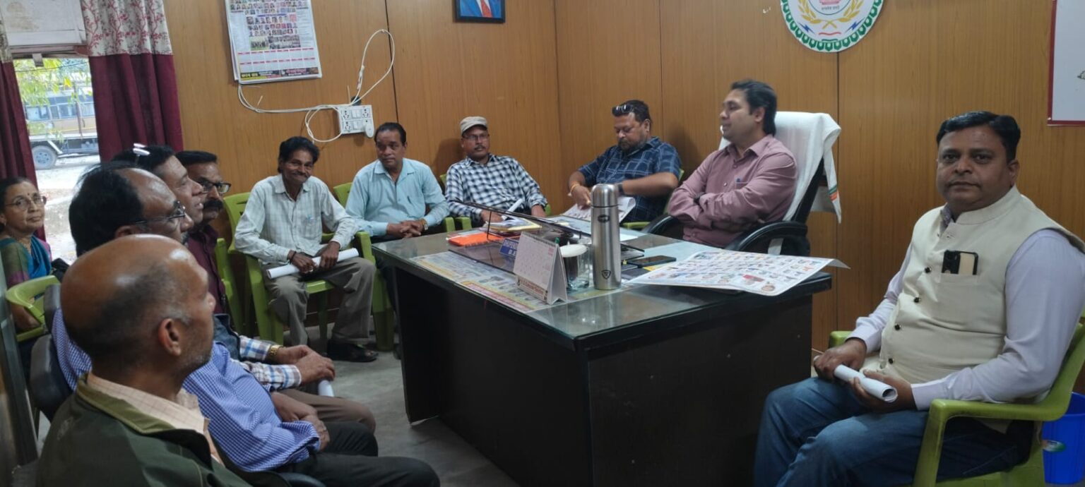 जनगणना शिक्षक की कटौती का भुगतान सेवा निवृत्त होने पर नही मिलने से पेंशन भोगी कर्मचारी नेता बनर्जी ने जताया रोष।