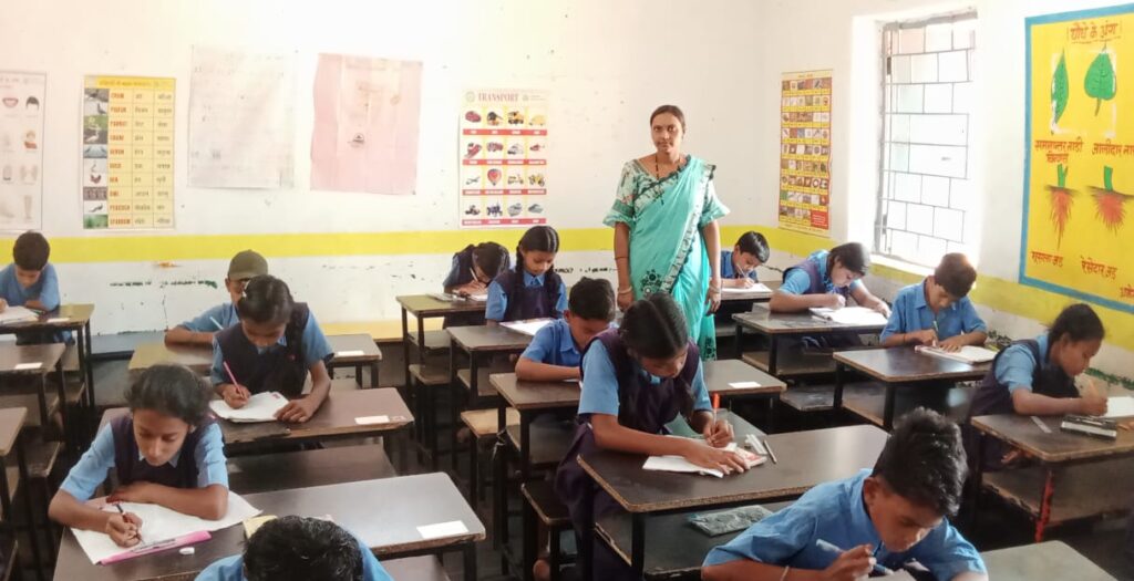 केन्द्रीयकृत पांचवीं बोर्ड परीक्षा की पहले पेपर में खुल गई कलई ….. रफ कॉपी पेपर से भी गया बीता रहा आज का केंद्रीयकृत 5 वीं बोर्ड प्रश्न पत्र..