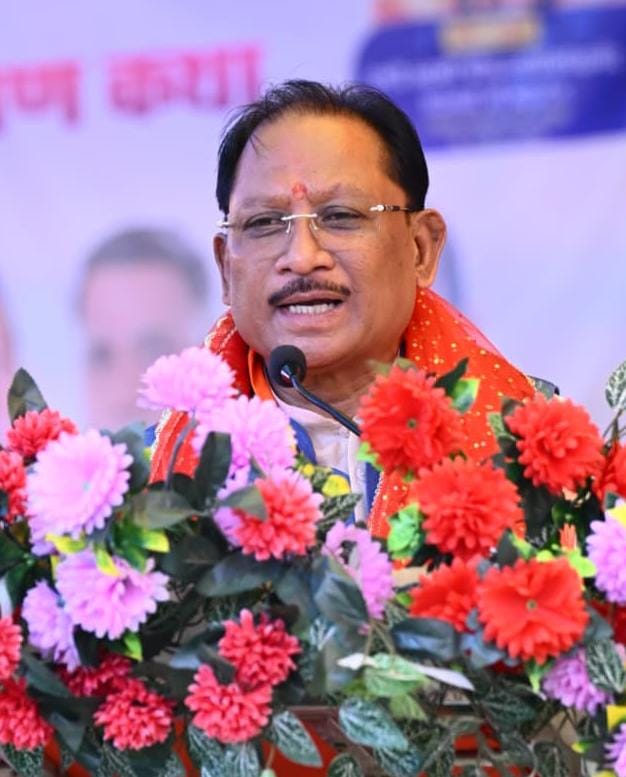 मुख्यमंत्री श्री साय ने जुनवानी नर्मदा धाम में की पंच कुंडीय श्री रुद्र महायज्ञ की परिक्रमा व्यासपीठ की पूजा-अर्चना कर लिया आशीर्वाद, प्रदेशवासियों की सुख-समृद्धि की कामना मुख्यमंत्री पंच कुंडीय श्री रुद्र महायज्ञ एवं श्री शिव महापुराण कथा में हुए शामिल।