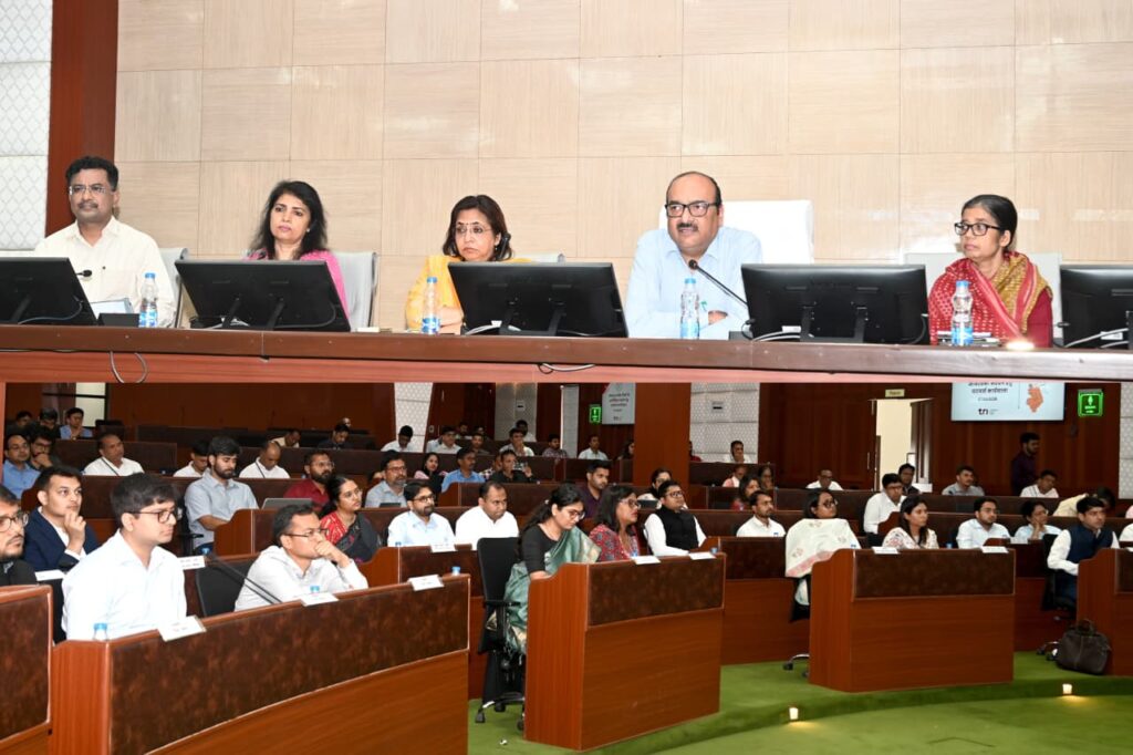 मुख्य सचिव श विकास शील की अध्यक्षता में सम्पन्न हुई नक्सल प्रभावित जिलों के आजीविका संवर्धन हेतु परामर्श कार्यशाला।