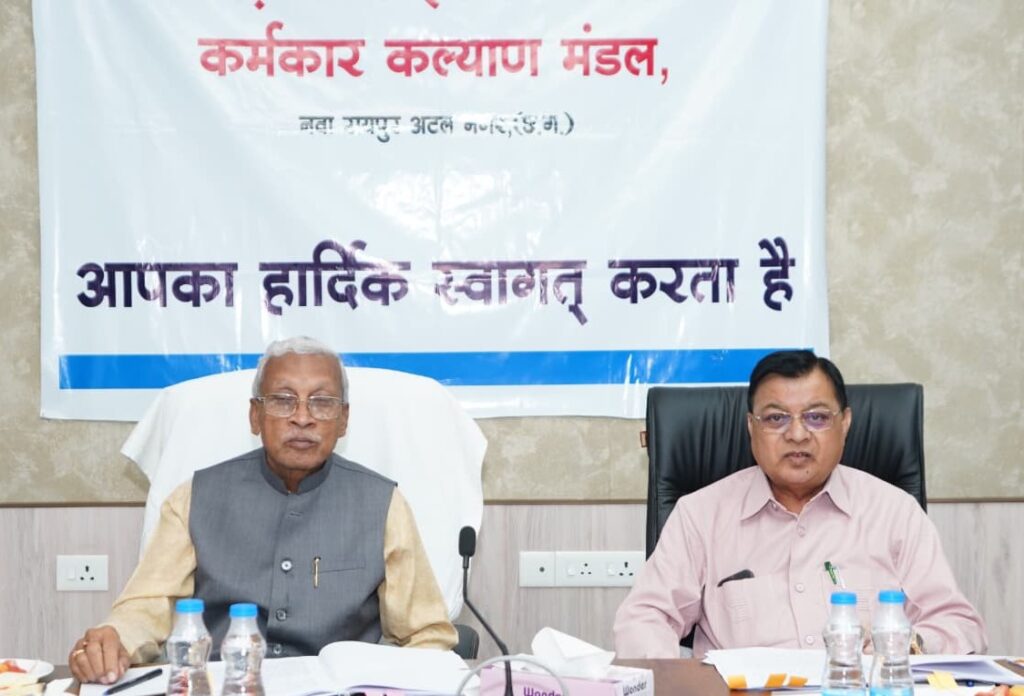 श्रमिकों के हितों की रक्षा एवं उनके समग्र विकास के लिए योजनाओं के क्रियान्वयन में पारदर्शिता एवं जवाबदेही सुनिश्चित हो : श्रम मंत्री लखन लाल देवांगन….