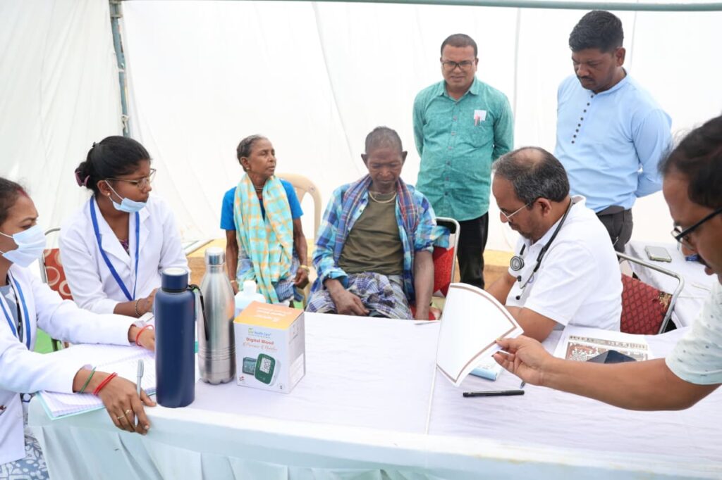 लाल आतंक के सूर्यास्त के साथ सुकमा में उदय हुआ स्वास्थ्य सेवाओं का सूरज: मेगा स्वास्थ्य शिविर में उमड़ा जनसैलाब, स्वास्थ्य शिविर में 6,500 से अधिक लोगों ने लाभ लिया……