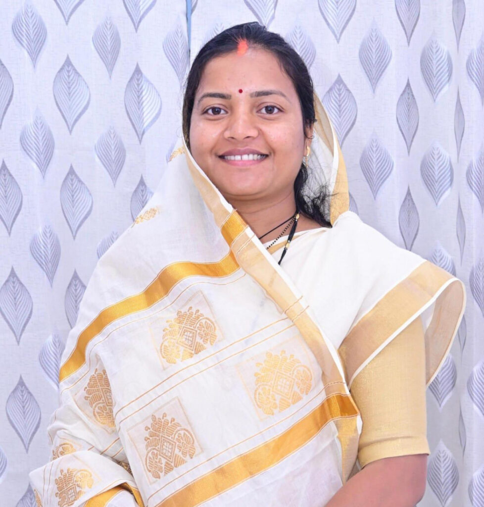 हाथी के हमले में जान गंवाने वाले ग्रामीणों के परिजनों को त्वरित राहत, मंत्री लक्ष्मी राजवाड़े की पहल पर सूरजपुर जिला प्रशासन ने वितरित की मुआवजा राशि….
