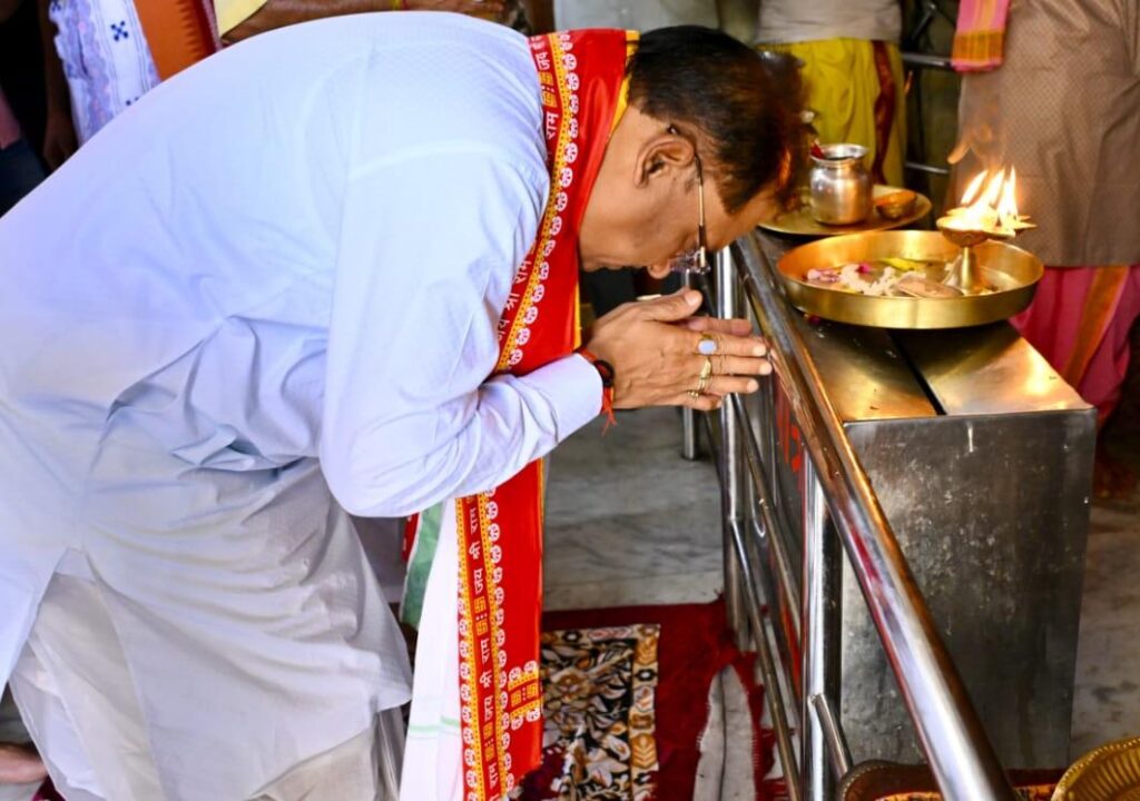 मुख्यमंत्री विष्णुदेव साय हरिनाम संकीर्तन नामयज्ञ में हुए शामिल, श्री जगन्नाथ मंदिर में की पूजा-अर्चना, प्रदेशवासियों की सुख-समृद्धि और खुशहाली की कामना….