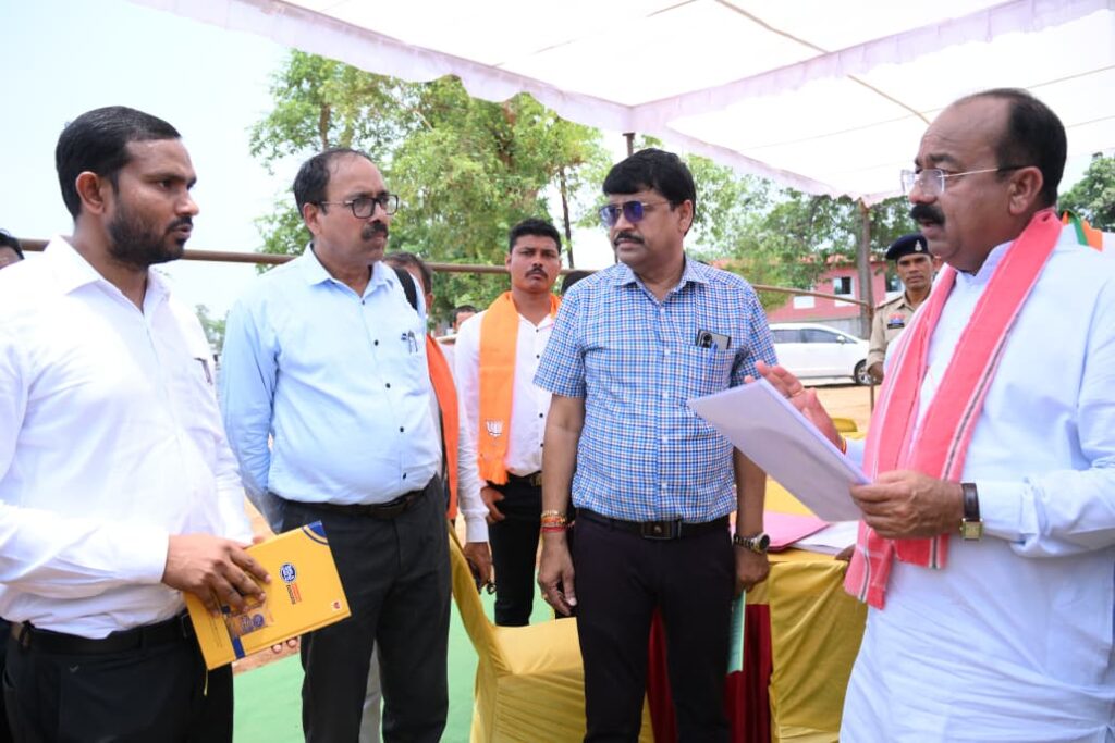 उप मुख्यमंत्री श्री अरुण साव का बस्तर में निर्माण कार्यों का निरीक्षण जारी मिशन अमृत के तहत निर्माणाधीन इंटेक-वेल और वाटर ट्रीटमेंट प्लांट का लिया जायजा, स्पोर्ट्स कॉम्प्लेक्स का काम भी देखा।