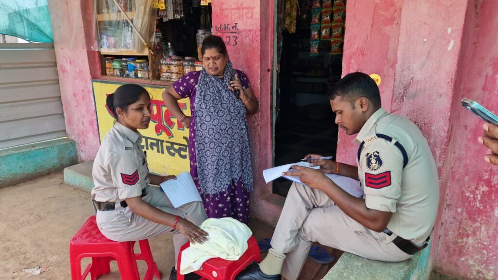गरियाबंद पुलिस ने बाहर से आए नागरिकों एवं किराएदारों के सत्यापन हेतु चलाया सघन चेकिंग अभियान।