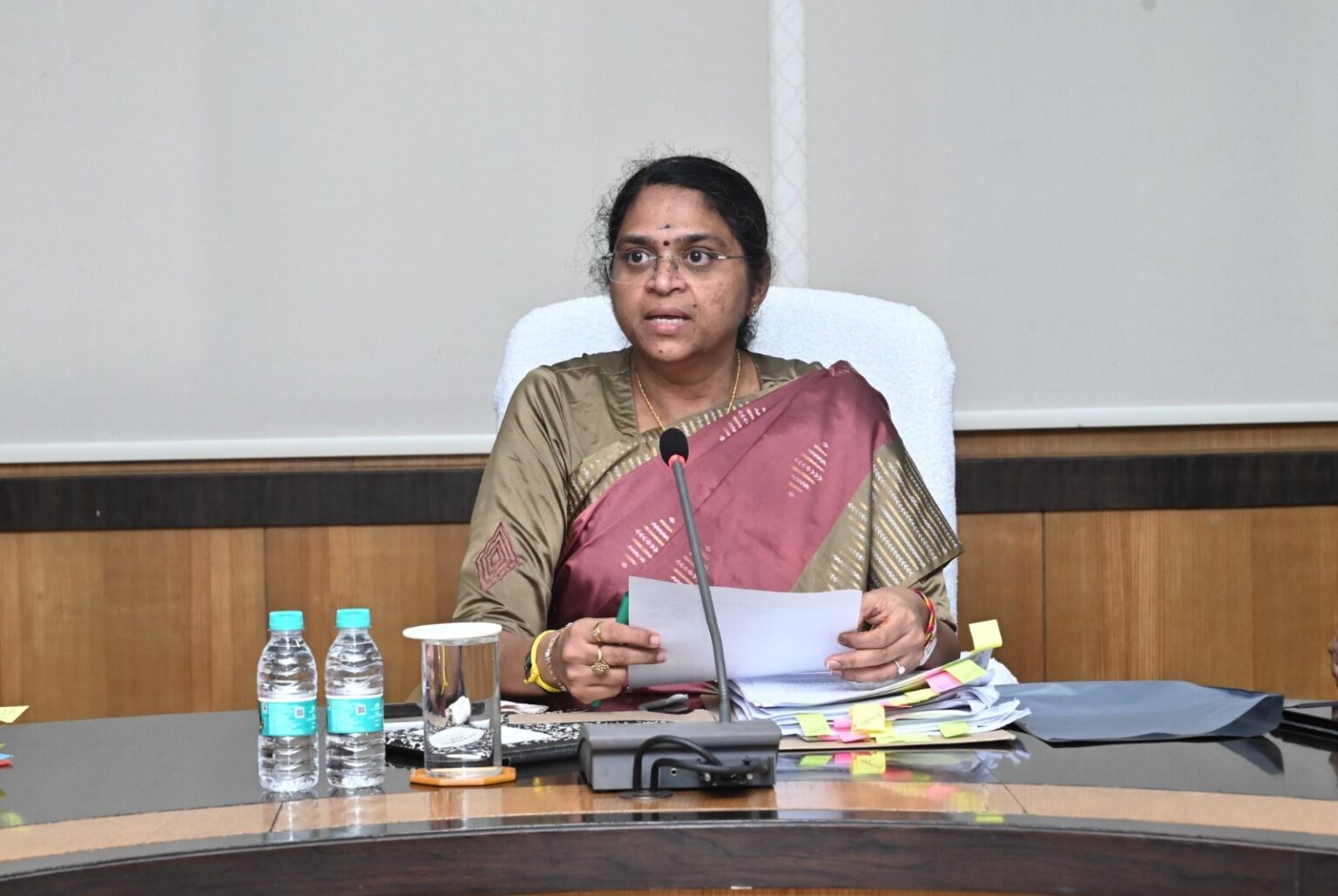 निर्माण और जन सुविधाएं विकसित करने के कार्यों को गति देने सक्रियता से करें मॉनिटरिंग – श्रीमती शंगीता आर. नगरीय प्रशासन विभाग की सचिव ने नोडल अधिकारियों की ली बैठक।