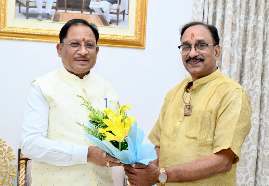 मुख्यमंत्री से छत्तीसगढ़ योग आयोग के नवनियुक्त अध्यक्ष संजय अग्रवाल ने की सौजन्य मुलाकात….