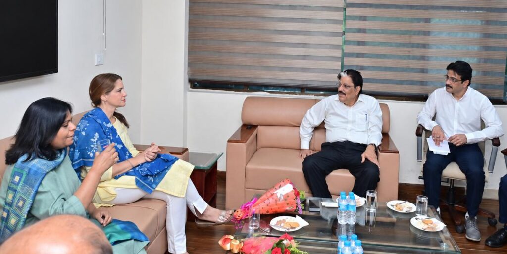 राज्य नीति आयोग और यूनिसेफ के बीच उच्चस्तरीय बैठक, विकसित छत्तीसगढ़ एवं बस्तर अंजोर को मिला अंतरराष्ट्रीय समर्थन….
