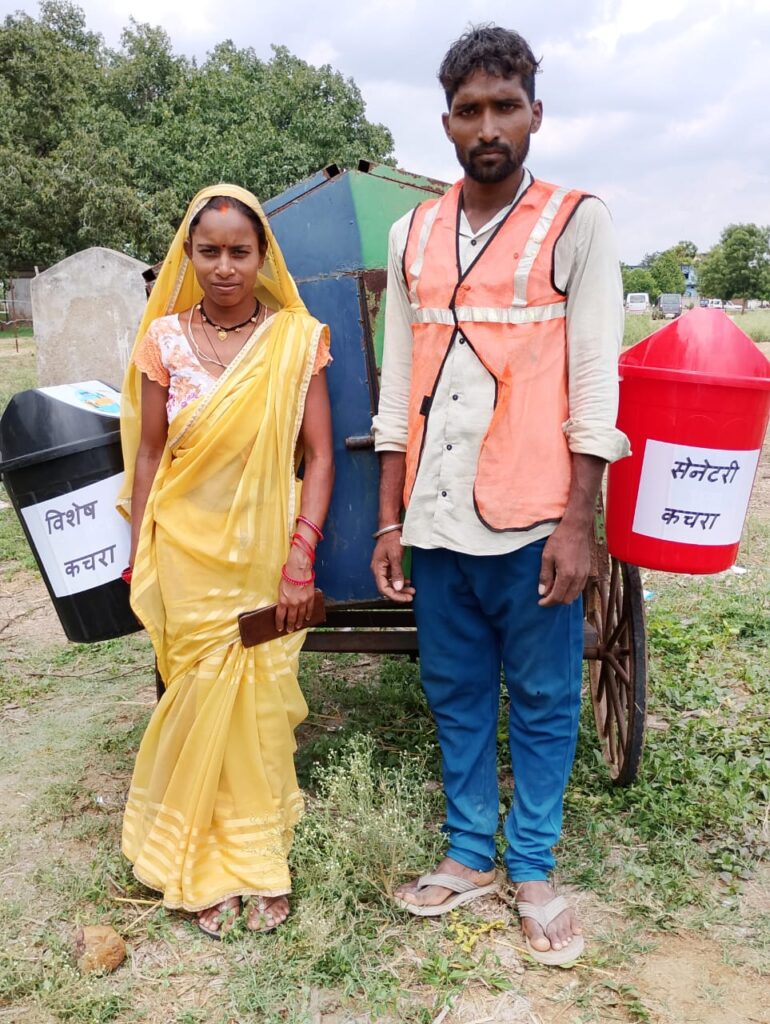 उप मुख्यमंत्री विजय शर्मा के विजन पर अमल: कबीरधाम में ‘मेरा कचरा-मेरी जिम्मेदारी’ अभियान को मिली रफ्तार 60 ग्राम पंचायतों में चार डिब्बों की व्यवस्था से होगा कचरे का वैज्ञानिक प्रबंधन स्वच्छता दीदियां घर-घर पहुंचा रहीं जागरूकता का संदेश।