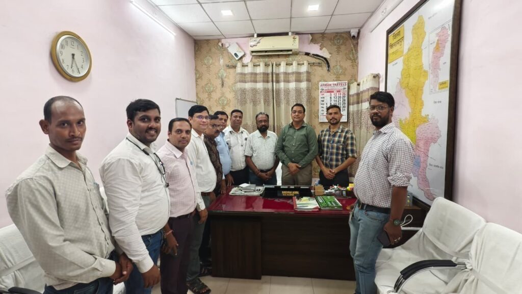 वरिष्ठता सूची में संशोधन को लेकर शिक्षक फेडरेशन ने डी.ई.ओ.से की मुलाकात।