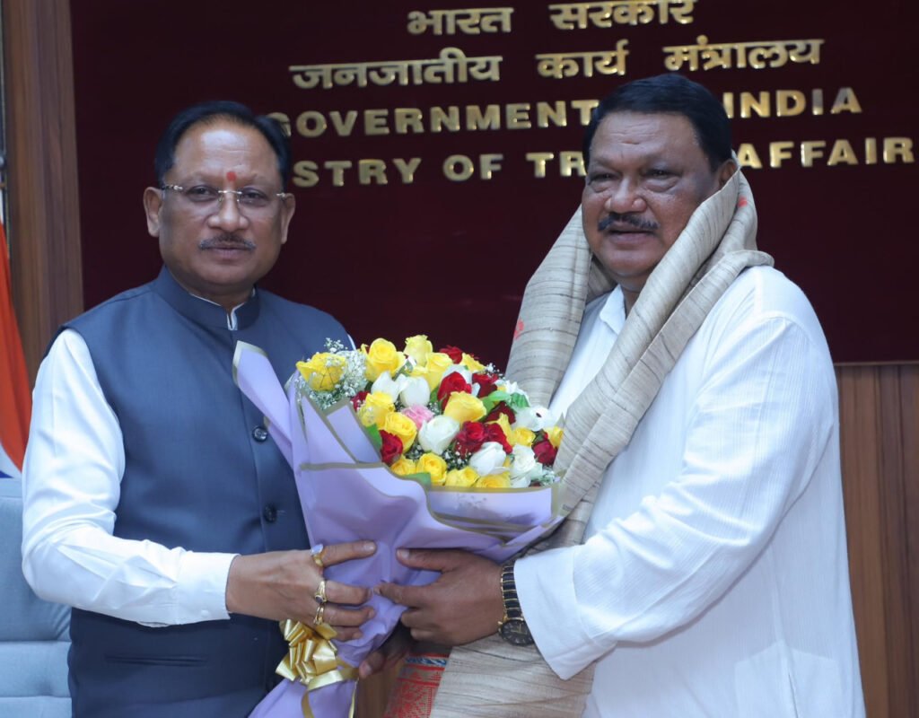 बस्तर के 461 पूर्व नक्सल प्रभावित गांवों तक बिजली पहुंचाने की पहल, केंद्र से विशेष सहायता का आग्रह, मुख्यमंत्री साय ने केंद्रीय जनजातीय कार्य मंत्री से की मुलाकात….