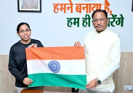 मुख्यमंत्री विष्णुदेव साय ने माउंट एवरेस्ट फतह करने वाली पर्वतारोही अमिता श्रीवास को दी बधाई….