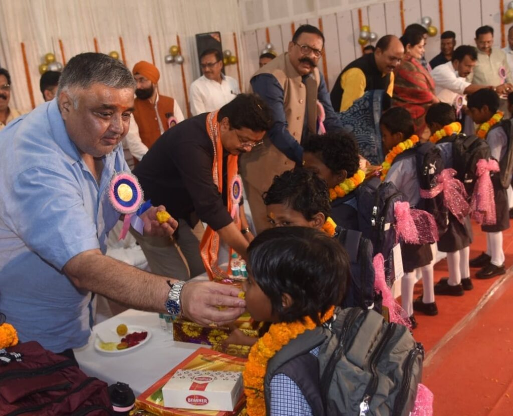 ’शिक्षा ही सफलता का मूल मंत्र है, कोई भी बच्चा शिक्षा से वंचित न रहे : पर्यटन मंत्री राजेश अग्रवाल’….