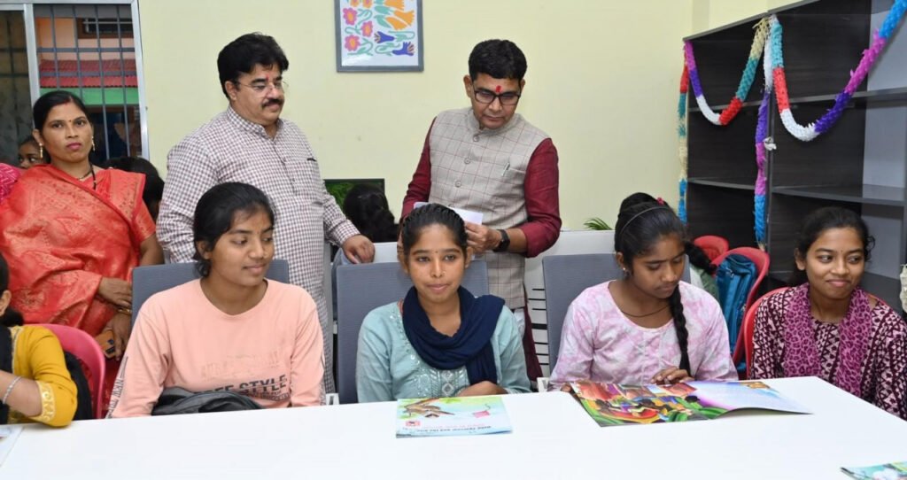गांव और शहर के युवाओं के बीच अवसरों की दूरी मिटाएगी ई-लाइब्रेरी- मंत्री टंक राम वर्मा….