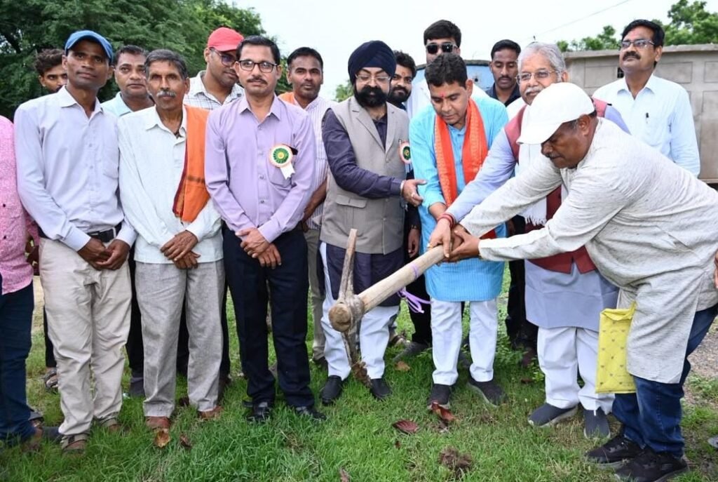 भौतिक प्रगति के साथ अपनी समृद्ध परंपरा और मानवीय मूल्यों को सहेजकर रखना ही सच्चा विकास- मंत्री टंक राम वर्मा……