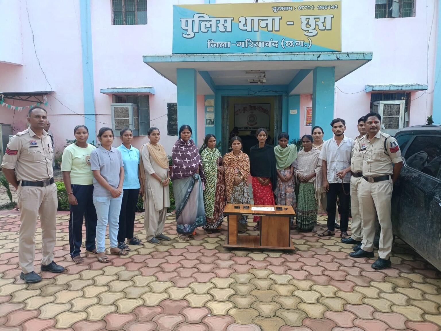 सार्वजनिक स्थानों में झपटमारी करने वाले महाराष्ट्रीयन गैंग का भंडाफोड़ 07 आरोपियों को गरियाबंद पुलिस ने धरदबोचा।