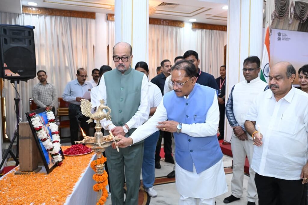 राज्यपाल रमेन डेका और मुख्यमंत्री विष्णु देव साय की उपस्थिति में लोक भवन से ‘नशा मुक्त युवा विकसित भारत संकल्प अभियान’ का शुभारंभ….