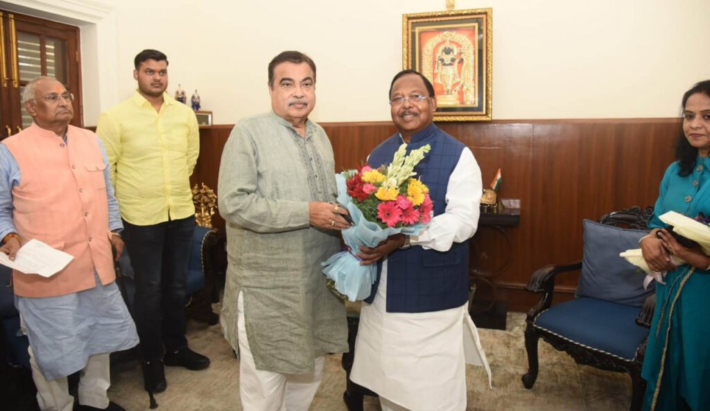 बलरामपुर और रामानुजगंज को जल्द मिलेगा बायपास की सौगात, मंत्री रामविचार नेताम ने केंद्रीय परिवहन मंत्री नितिन गडकरी से दिल्ली में की सौजन्य मुलाकात