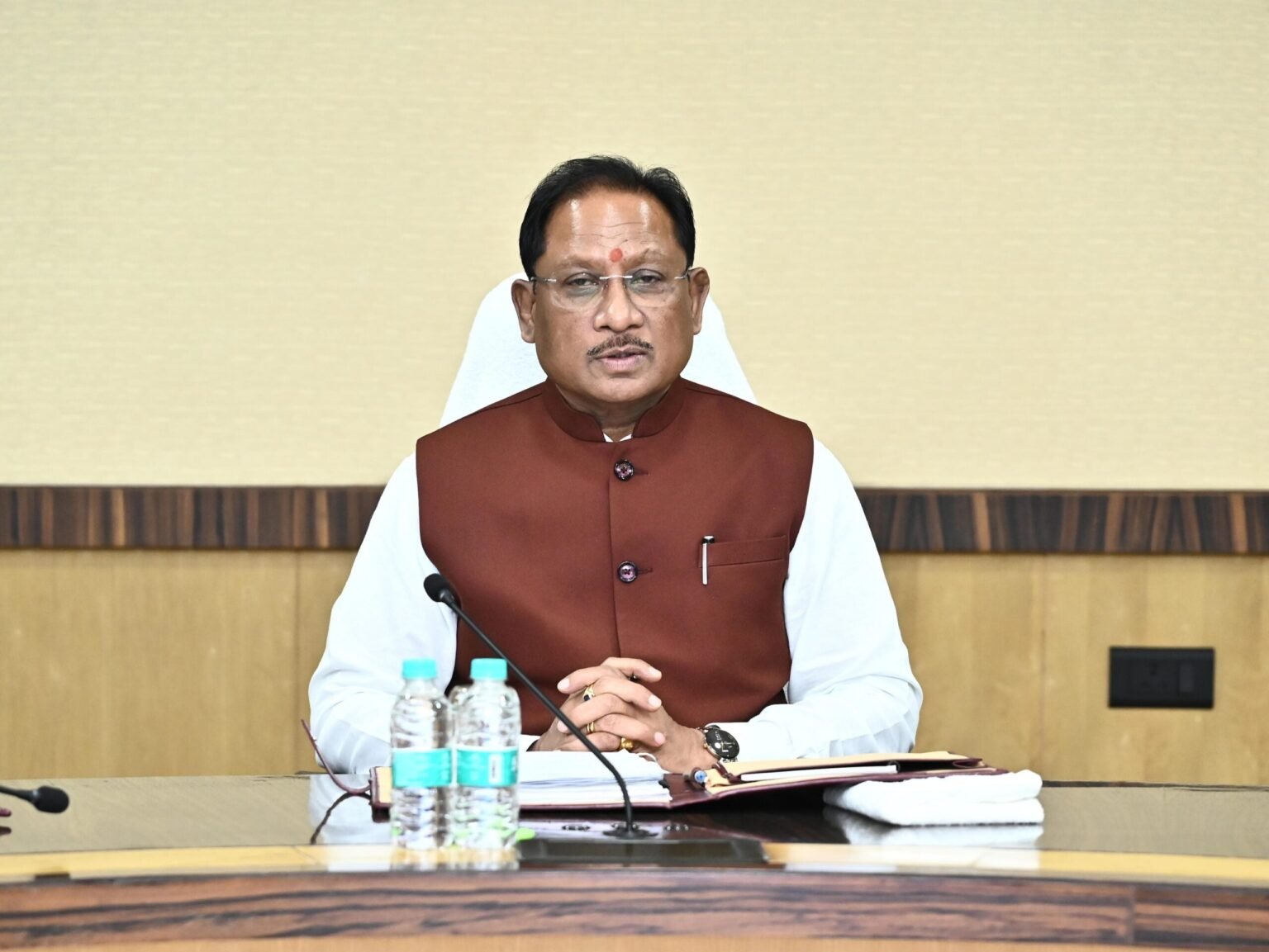 मुख्यमंत्री ने बीजापुर के एकलव्य आवासीय विद्यालय में छात्राओं से दुर्व्यवहार की शिकायत पर लिया संज्ञान : बीजापुर कलेक्टर को दिए कार्रवाई करने के निर्देश दुर्व्यवहार अथवा उत्पीड़न की शिकायत मिलते ही हो तत्काल कार्रवाई, दोषी किसी भी सूरत में बख्शे न जाएं – मुख्यमंत्री श्री साय।