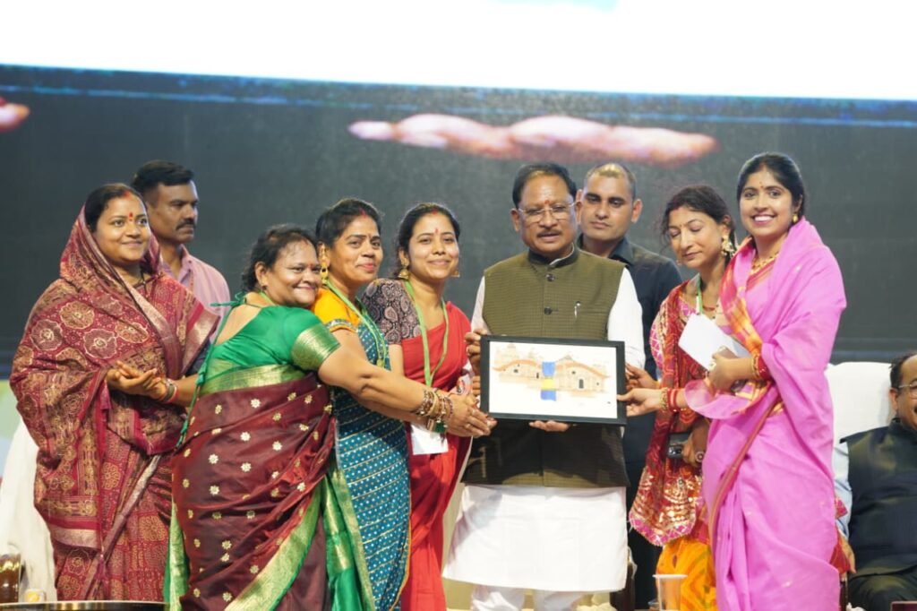 मुख्यमंत्री की मौजूदगी में बहतराई स्टेडियम में गूंजा तीजा तिहार का उल्लास….