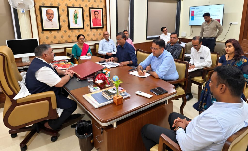 नुक्कड़ नाटकों से गूंजेगी ‘सेवा’ की गाथा, इन्फ्लूएंसर दिखाएंगे बदलते छत्तीसगढ़ की तस्वीर, पर्यटन एवं संस्कृति मंत्री राजेश अग्रवाल ने ‘सेवा संकल्प अभियान’ के तैयारियों की समीक्षा की 17 सितंबर से 17 अक्टूबर तक प्रदेशभर में होंगे विविध आयोजन…..