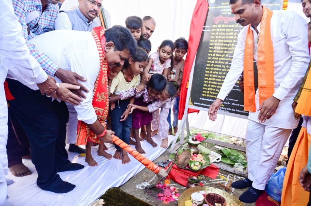 ’उप मुख्यमंत्री विजय शर्मा ने तीन गांवों में 1.55 करोड़ रुपए के गौरव पथ निर्माण का किया भूमिपूजन’…..