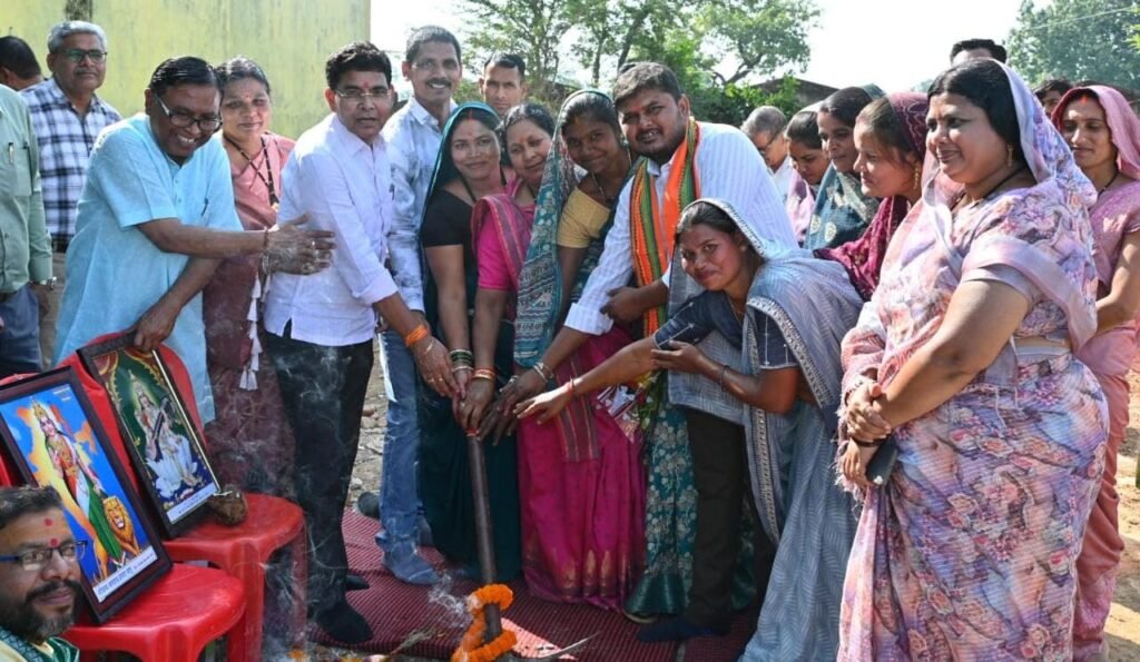 मुख्यमंत्री विष्णु देव साय के नेतृत्व में गांवों के विकास और बुनियादी सुविधाओं के विस्तार को मिल रही प्राथमिकता : राजस्व मंत्री वर्मा…..