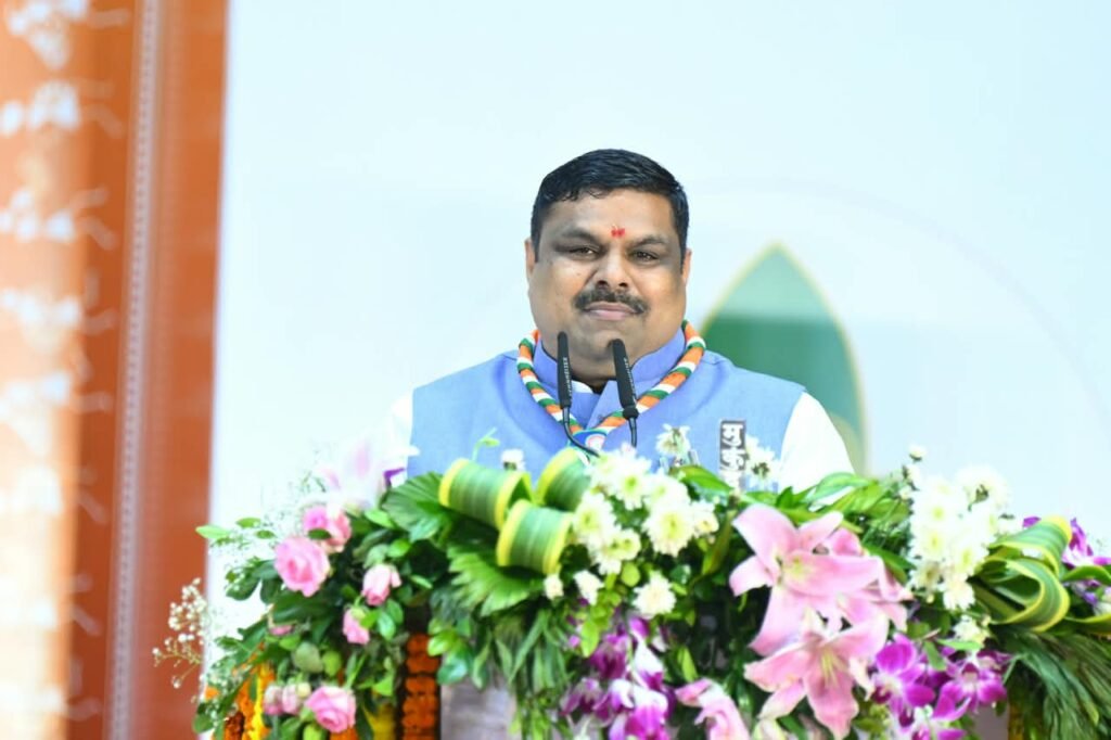 गांधी और शास्त्री जयंती पर राज्य स्तरीय सर्वधर्म प्रार्थना सभा आयोजित, शिक्षा मंत्री गजेन्द्र यादव ने पत्रिका ‘प्रयास’ और पुस्तक ‘तारुण्य वार्ता’ का किया विमोचन, वेबसाइट का भी किया लोकार्पण….